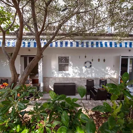 Kalaba - Dalma Ii Apartman Podaca